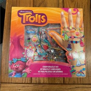 NEW DreamWorks Trolls Charm Bracelet Kit DIY Jewelry Making Craft Set